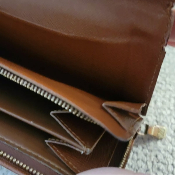 Authentic Louis Vuitton Wallet - Picture 4 of 9